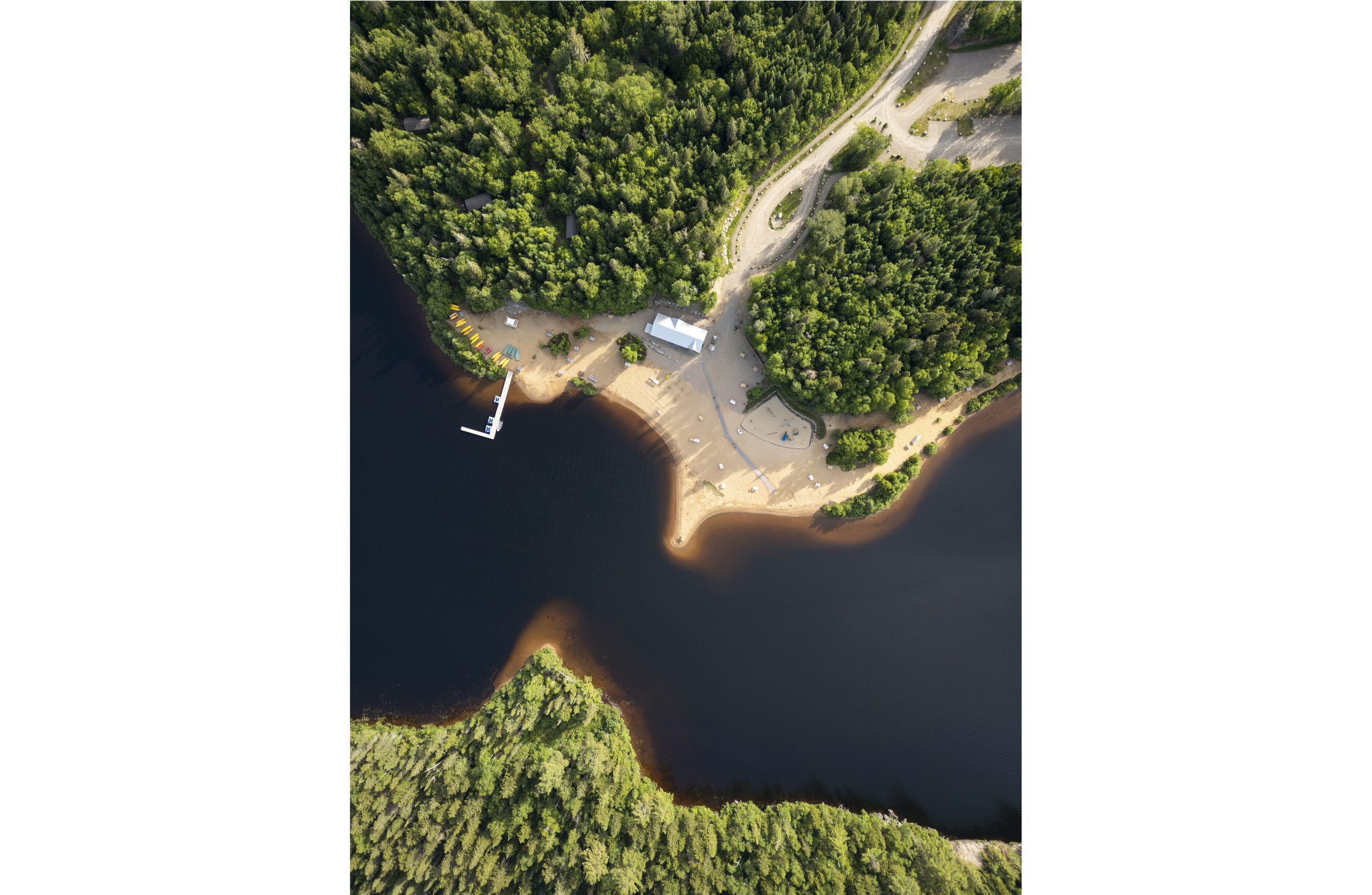 Pavillon de plage au Mont-Tremblant_mage drone du lac provost